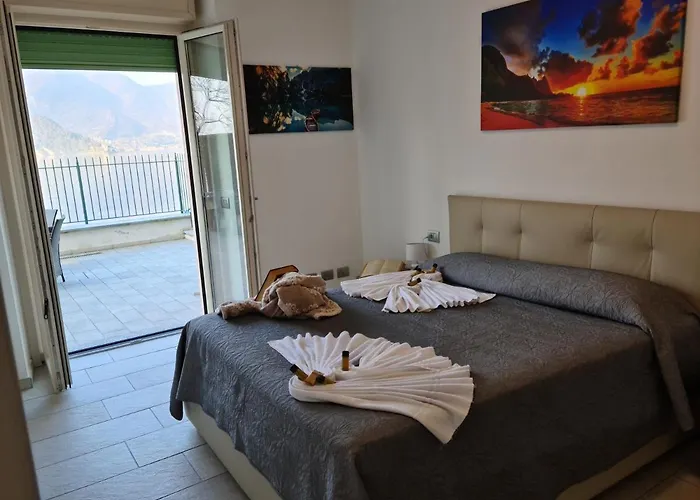 Romantic Dream On The Lake Апартаменты Лезено