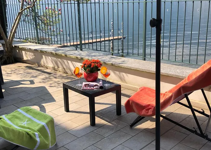 Romantic Dream On The Lake Лезено