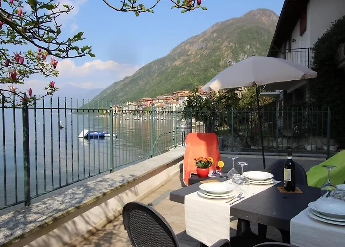 Romantic Dream On The Lake Апартаменты Лезено